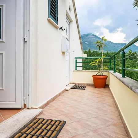 Beautiful In With House Sea View *