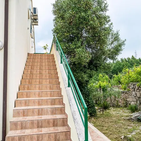 Beautiful In With House Sea View