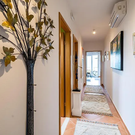 Apartman Beautiful In With House Sea View